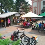Rose Garden Daire Decin